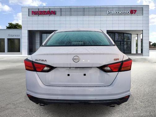 2025 Nissan Altima SR