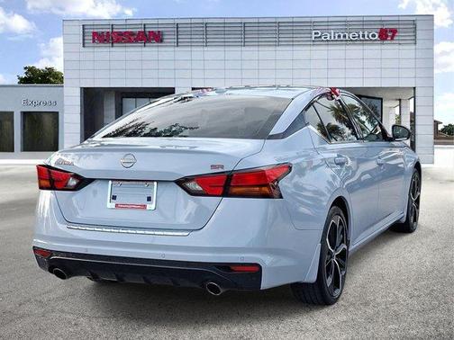 Gray Sky Pearl 2023 Nissan Altima 2.5 SR