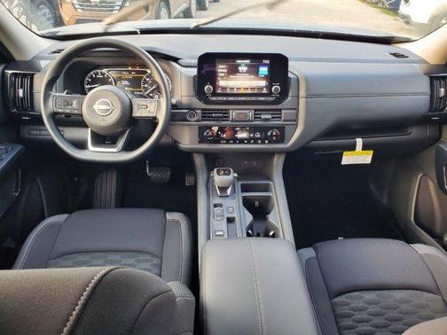 2025 Nissan Pathfinder S