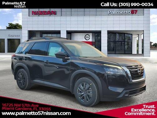 2025 Nissan Pathfinder SV