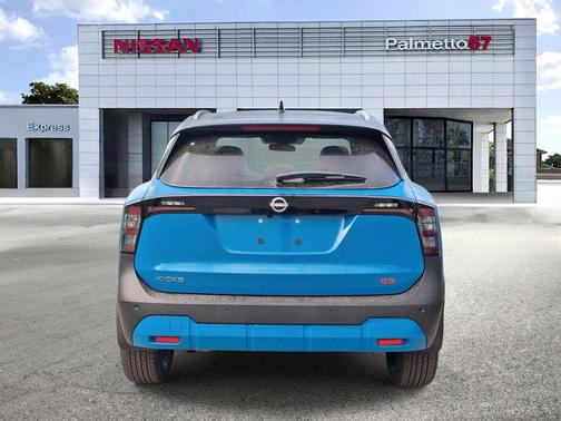 2t Ice Blk Roof 2026 Nissan Kicks SR