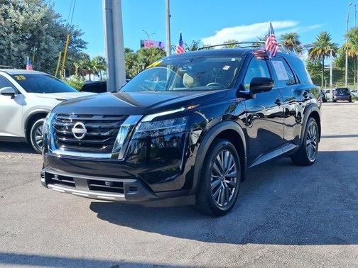 Black 2024 Nissan Pathfinder SL