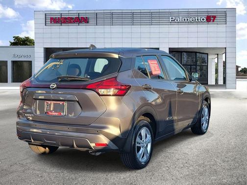 2022 Nissan Kicks S