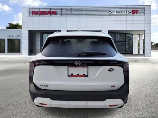 2025 Nissan Kicks SR