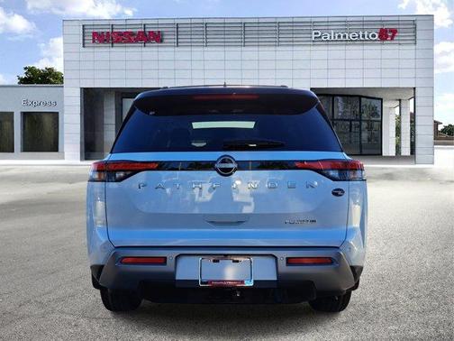 2025 Nissan Pathfinder Platinum