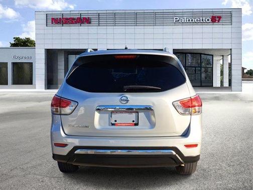 2020 Nissan Pathfinder S