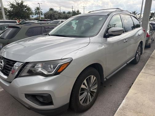2020 Nissan Pathfinder S