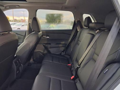 Everest White P 2026 Nissan Rogue Dark Armor