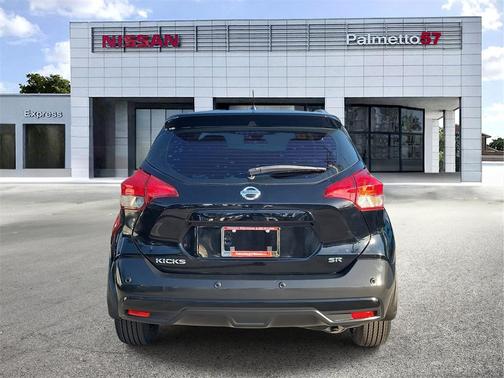 2020 Nissan Kicks SR