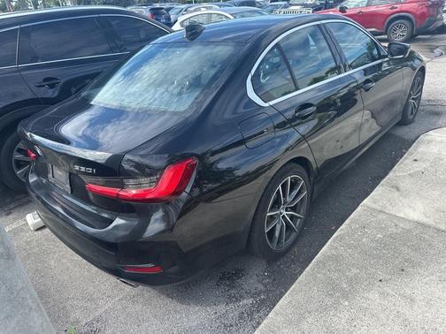 2019 BMW 330 i