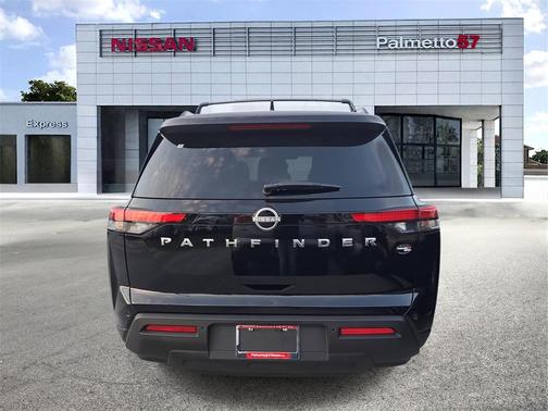2025 Nissan Pathfinder SV
