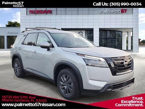 2025 Nissan Pathfinder SV