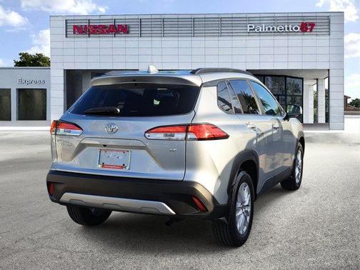 2024 Toyota Corolla Cross LE