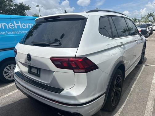 2023 Volkswagen Tiguan 2.0T SE R-Line Black
