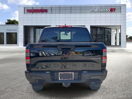 Black 2022 Nissan Frontier PRO-X