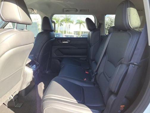 2026 Nissan Armada SV