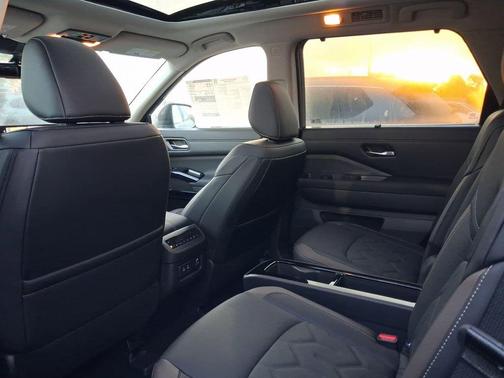 Boulder Gray Metallic 2026 Nissan Pathfinder Platinum