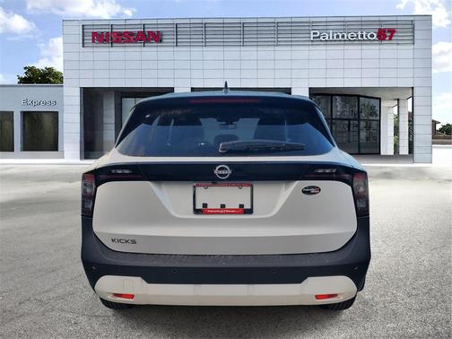 2025 Nissan Kicks SV