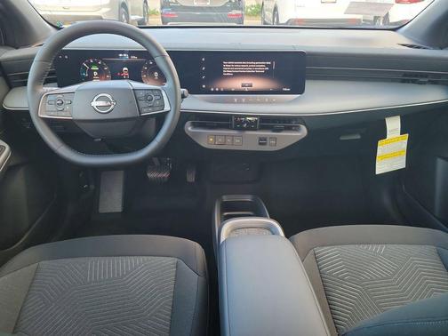 Everest White P 2026 Nissan Leaf S+