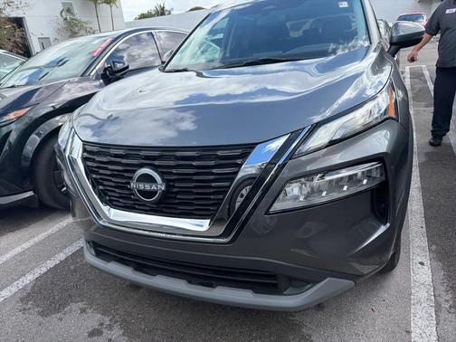 2022 Nissan Rogue SV