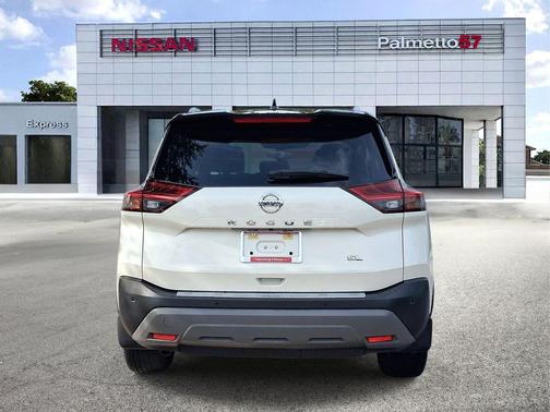 White / Black 2021 Nissan Rogue SL
