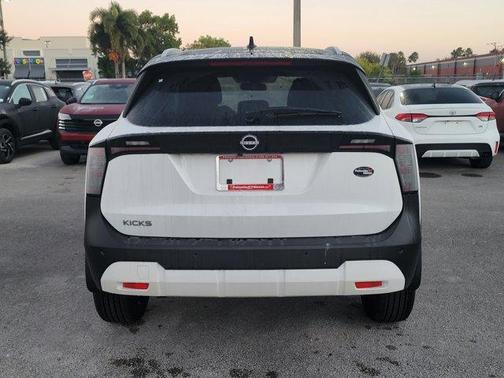 2026 Nissan Kicks SV