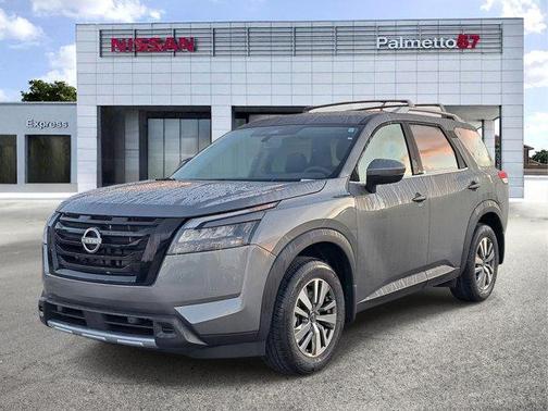 2025 Nissan Pathfinder SL