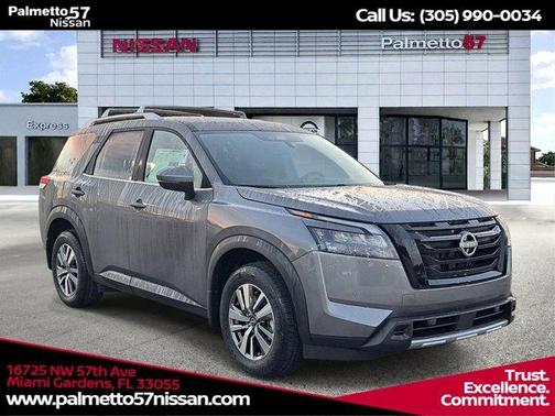 2025 Nissan Pathfinder SL