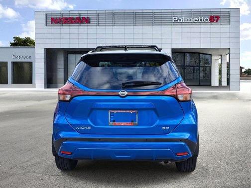 2023 Nissan Kicks SR