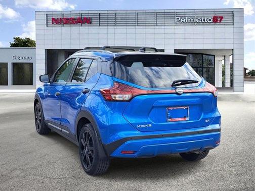 2023 Nissan Kicks SR