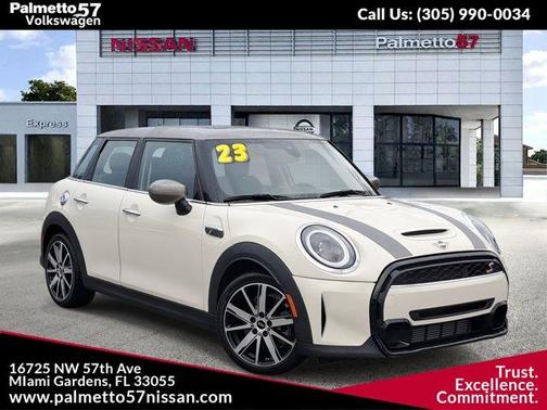 2023 MINI Hardtop Cooper