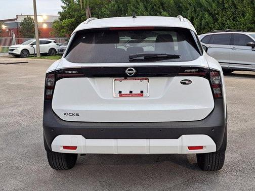 2026 Nissan Kicks SV