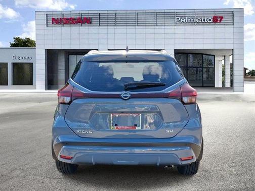 Boulder Gray Metallic 2024 Nissan Kicks SV