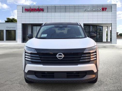 2t Wht Blk Roof 2026 Nissan Kicks SV