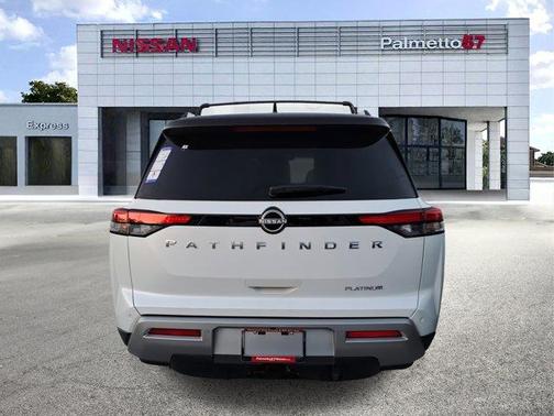 2025 Nissan Pathfinder Platinum