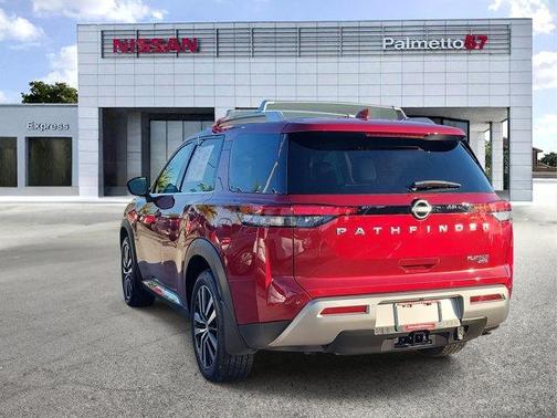 2023 Nissan Pathfinder Platinum