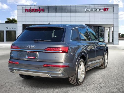 2021 Audi Q7 45 Premium Plus