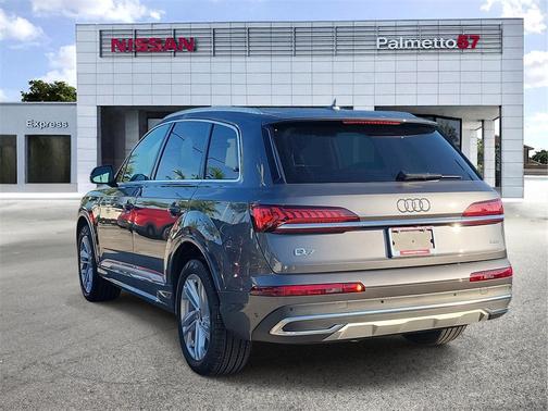 2021 Audi Q7 45 Premium Plus