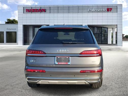 2021 Audi Q7 45 Premium Plus