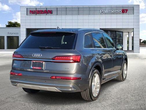 2021 Audi Q7 45 Premium Plus