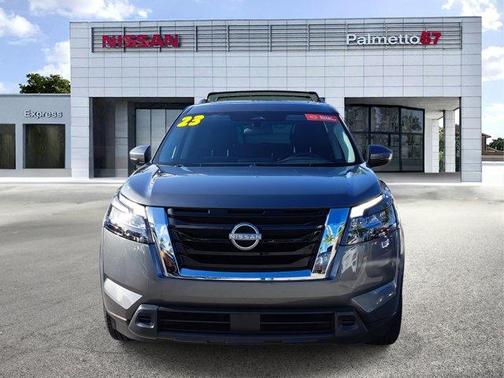 2023 Nissan Pathfinder SV