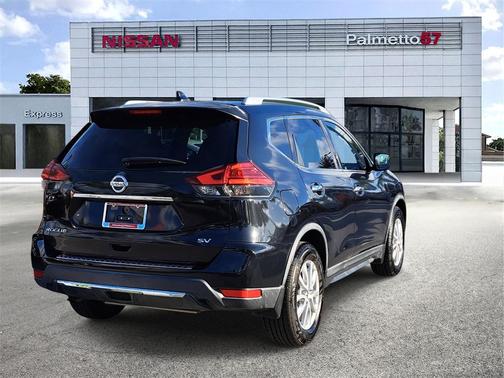 2017 Nissan Rogue SV