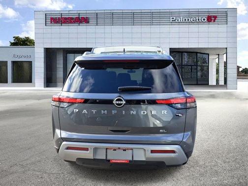 2025 Nissan Pathfinder SL