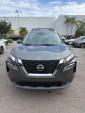 Gun Metallic 2022 Nissan Rogue SV