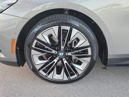 2025 BMW 540 i xDrive