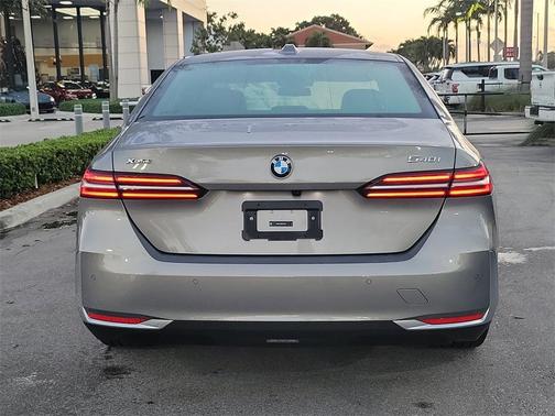 2025 BMW 540 i xDrive