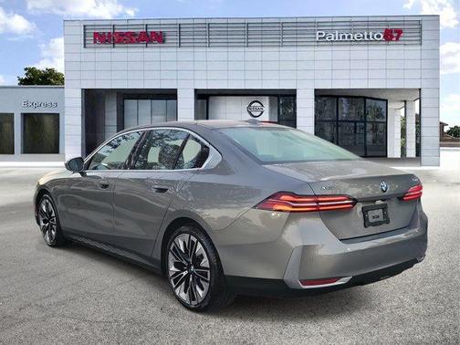 2025 BMW 540 i xDrive