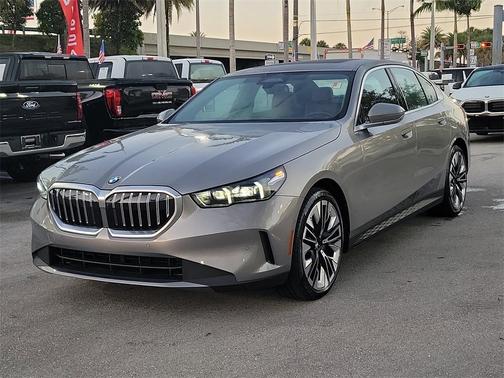 2025 BMW 540 i xDrive