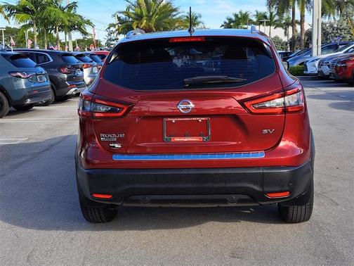 2022 Nissan Rogue Sport SV