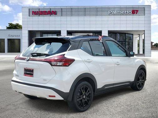 2021 Nissan Kicks SR